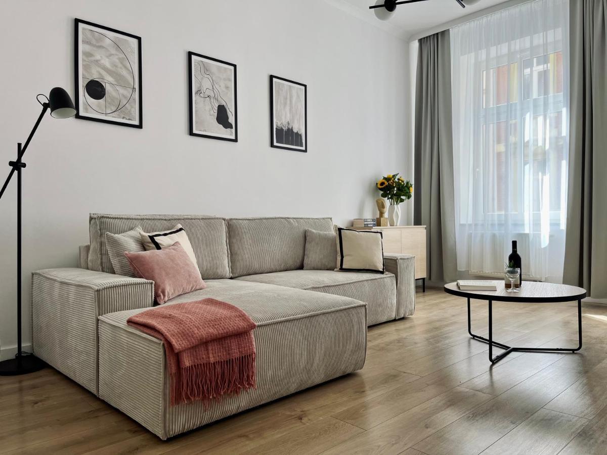 Luna Apartments イェレニャ・グーラ エクステリア 写真